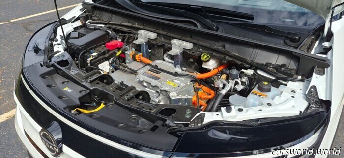 Nissan Leaf за 29 990 долларов стоит дешевле, но кажется намного дороже: обзор | Carscoops